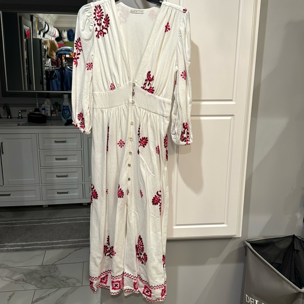 Dress To White with Pink Embroidery Midi Dress